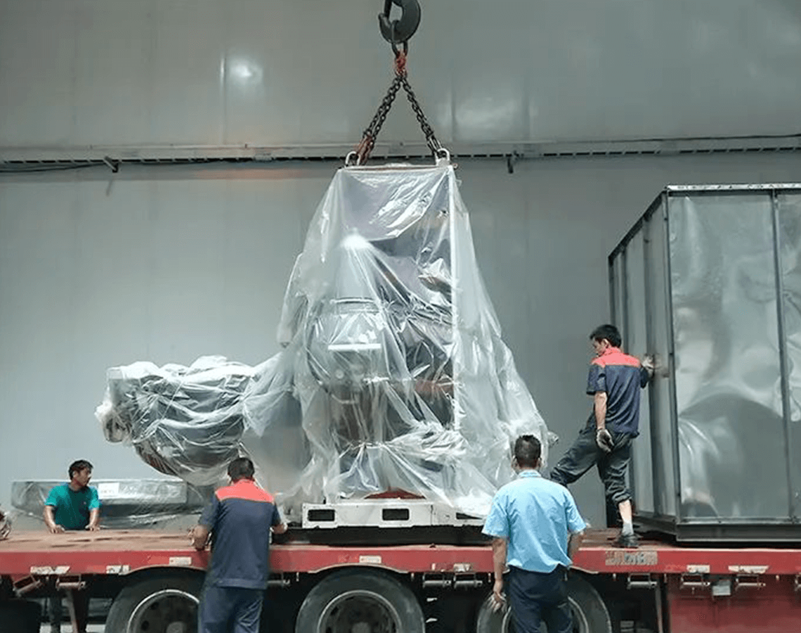 秋天的第一臺五軸鉆銑復(fù)合機(jī)床出貨了